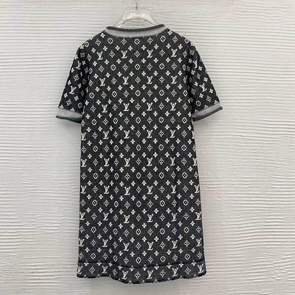 ◆チェーンがアクセント☆◆ルイヴィトン モノグラム Tシャツ コピー vuf96348